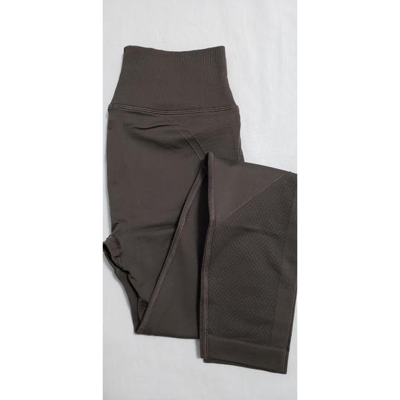 Lululemon Ebb to Street Tight - Picture 2 of 3